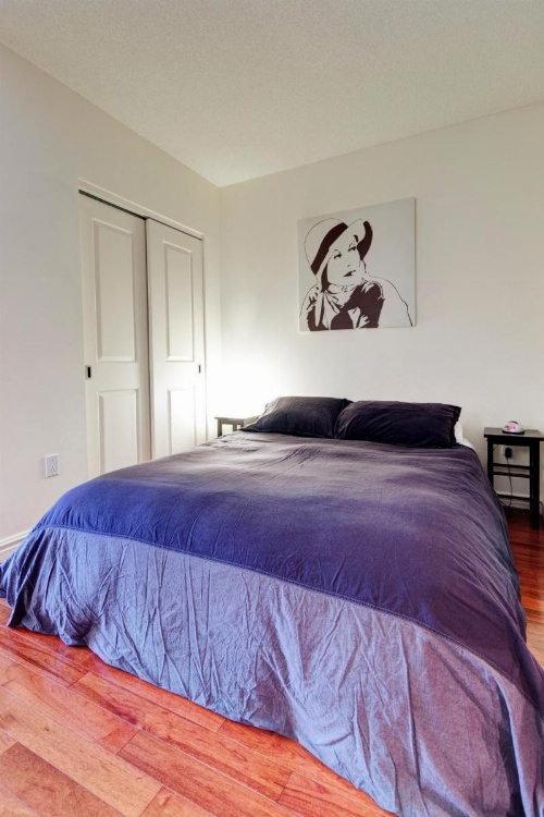 Bleury Furnished Apartments image 102