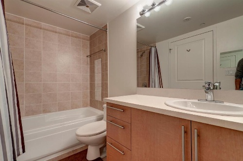 Bleury Furnished Apartments image 108