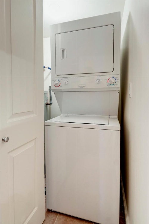 Bleury Furnished Apartments image 109