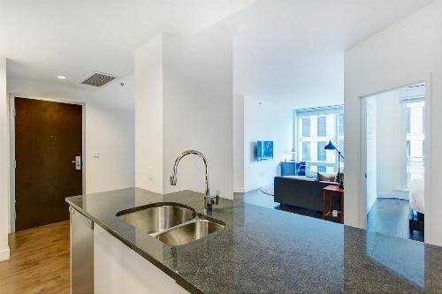 Bleury Furnished Apartments image 114