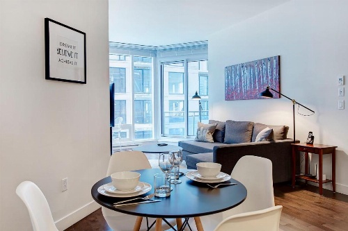 Bleury Furnished Apartments image 121