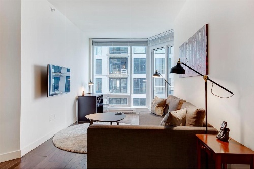 Bleury Furnished Apartments image 122