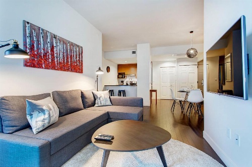 Bleury Furnished Apartments image 126