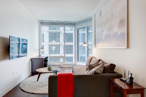 Bleury Furnished Apartments image 15