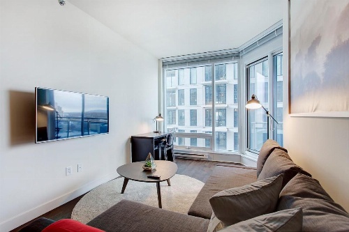 Bleury Furnished Apartments image 16