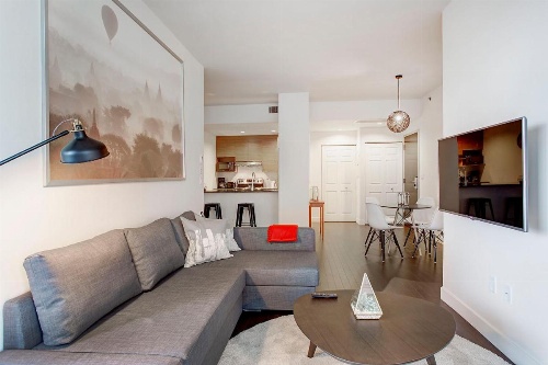 Bleury Furnished Apartments image 17