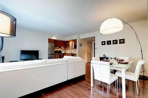 Bleury Furnished Apartments image 50