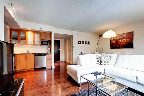 Bleury Furnished Apartments image 51