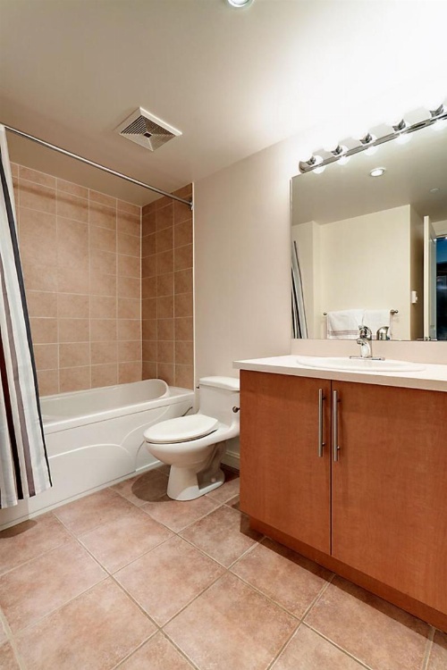 Bleury Furnished Apartments image 53