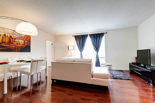 Bleury Furnished Apartments image 54