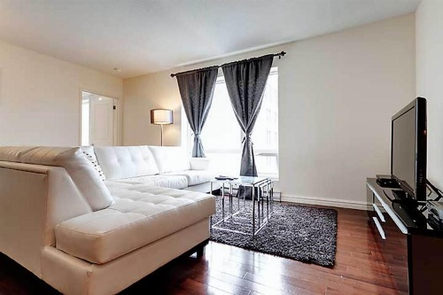 Bleury Furnished Apartments image 56