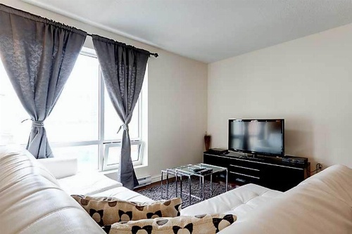 Bleury Furnished Apartments image 59