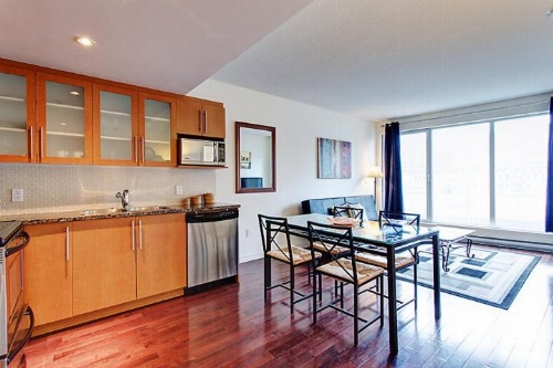 Bleury Furnished Apartments image 64