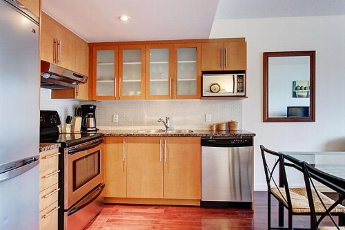 Bleury Furnished Apartments image 65