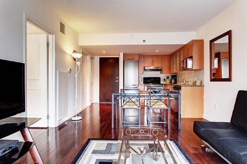 Bleury Furnished Apartments image 73