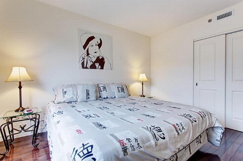 Bleury Furnished Apartments image 76