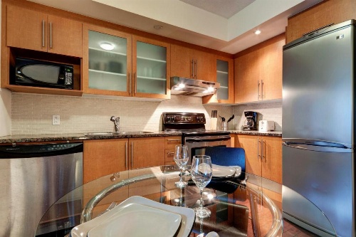 Bleury Furnished Apartments image 82