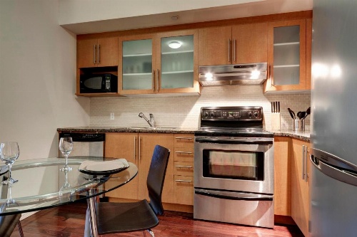 Bleury Furnished Apartments image 83