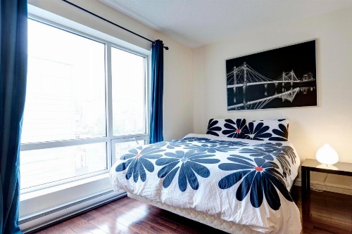 Bleury Furnished Apartments image 91